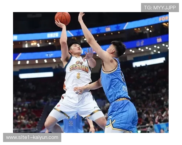 杨文学11+7+3+2断四川内线 防守积极性获教练认可